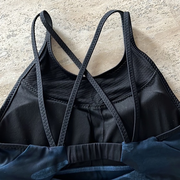 Lululemon Long Line Mesh High-Neck Sports Bra Size 4 - Picture 5 of 6